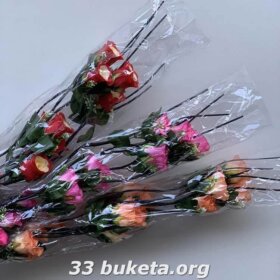 Лоза с розами