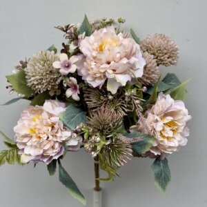 Букет збірний  піон + добавка пластик 0894